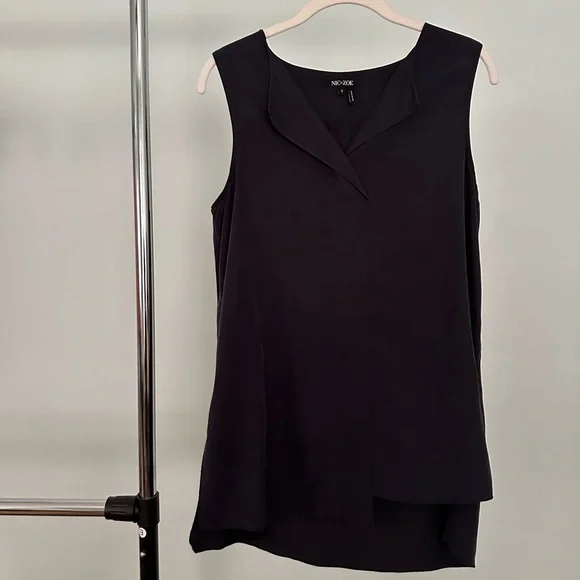 Nic + Zoe Women’s Sleeveless V-Neck Blouse, Gray - Picture 2 of 4